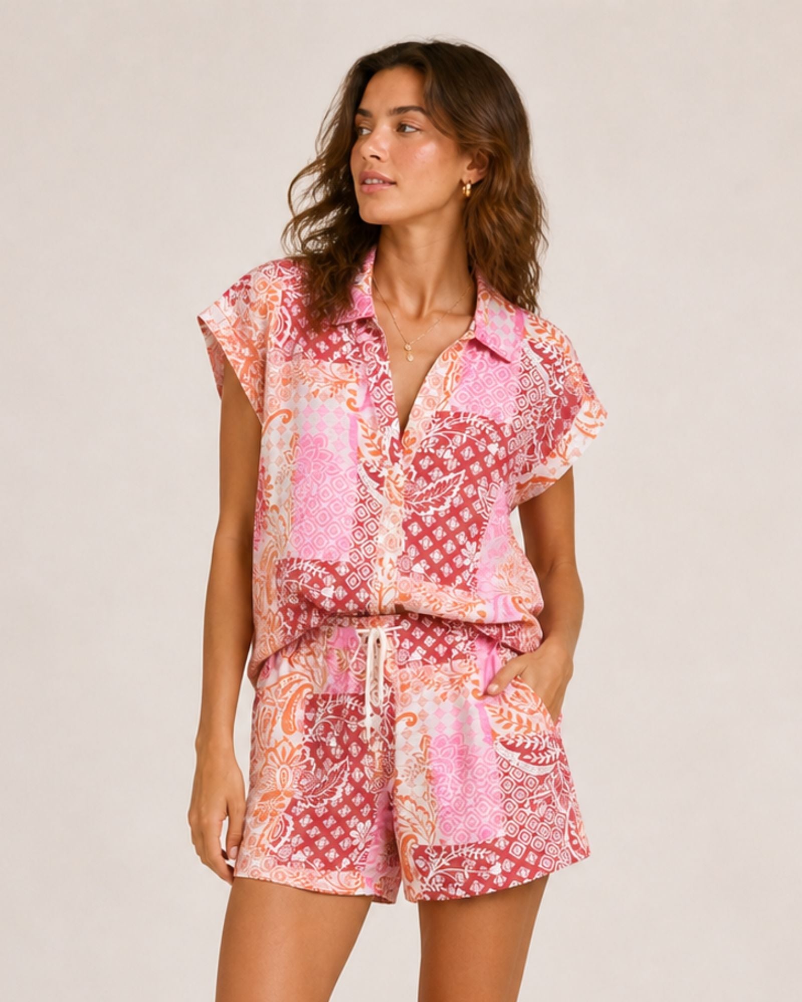 VMCILLE PRINTED SHORTS